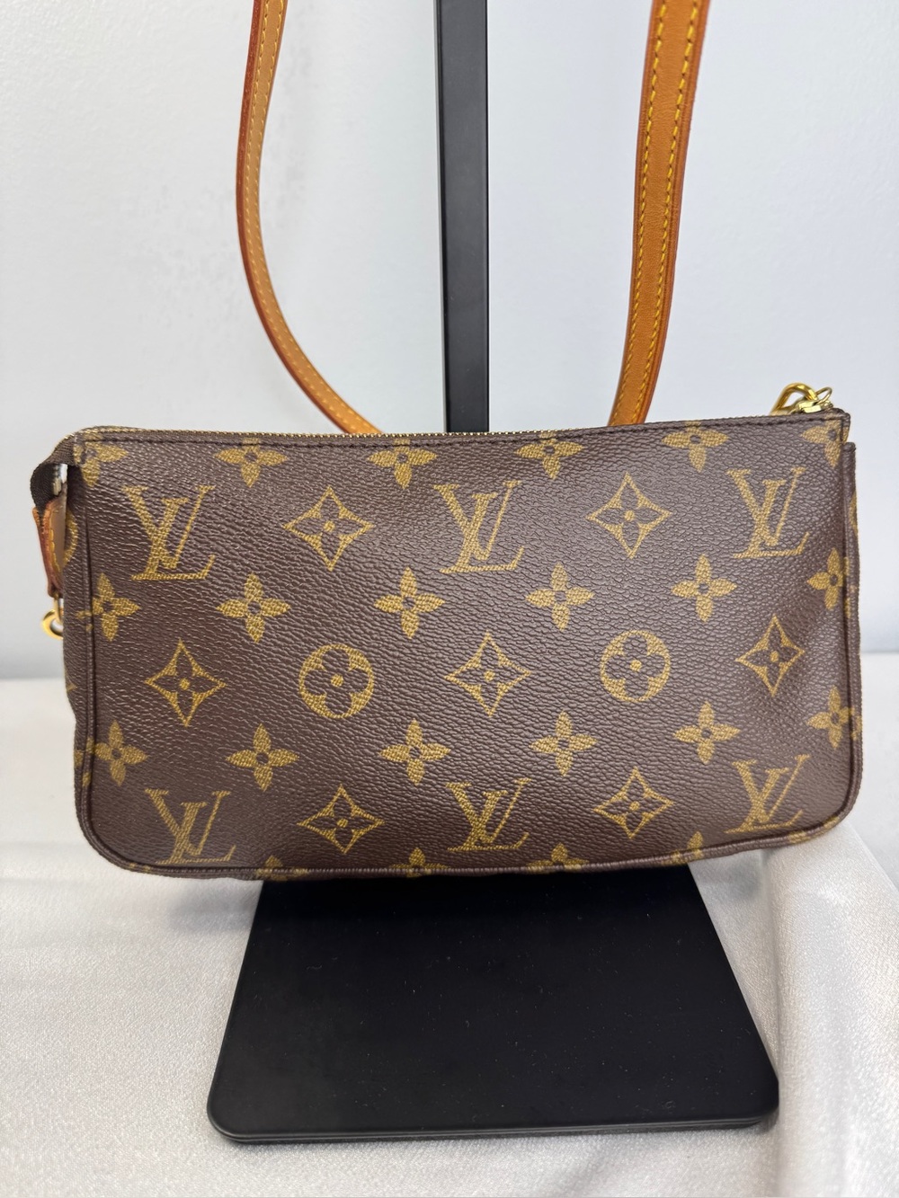 Louis Vuitton LV Monogram Pochette Accessoires Bag w/LV Vachetta Strap and COA
